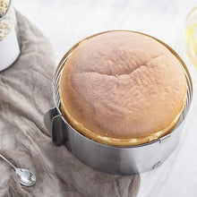 Load image into Gallery viewer, The Flawless Round Cake Slicer